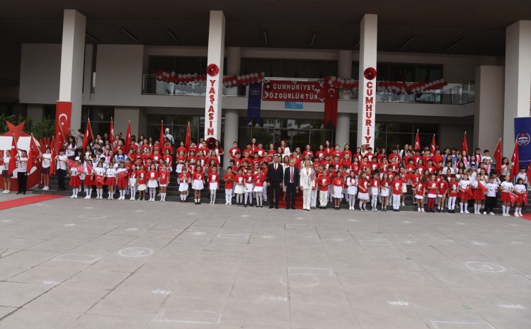 Antalya Kolejinde 29 Ekim Cumhuriyet Bayramı Coşkuyla Kutlandı