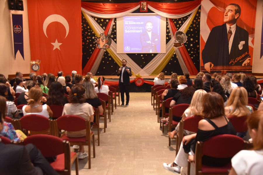 Antalya Kolejinde Dr. Özgür Bolat İle Öğretmen Semineri Düzenlendi