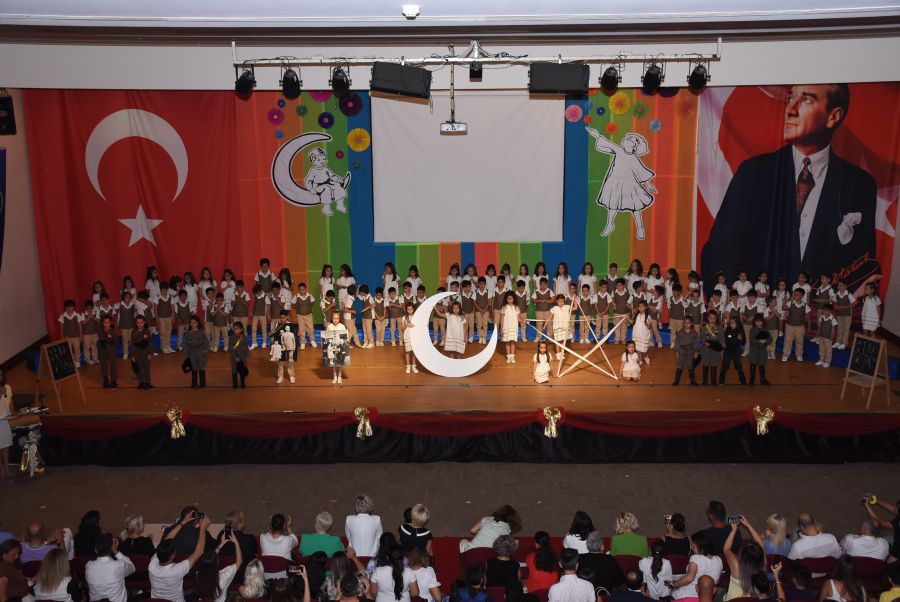 Antalya Kolejinde 1. Sınıf Öğrencilerinin Yıl Sonu Gösterisi