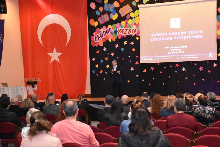 Özel Antalya Koleji Okullarında Prof. Dr. Acar Baltaş İle ‘Hayatın Hakkını Veren Çocuklar Yetiştirmek’ Konulu Veli Semineri