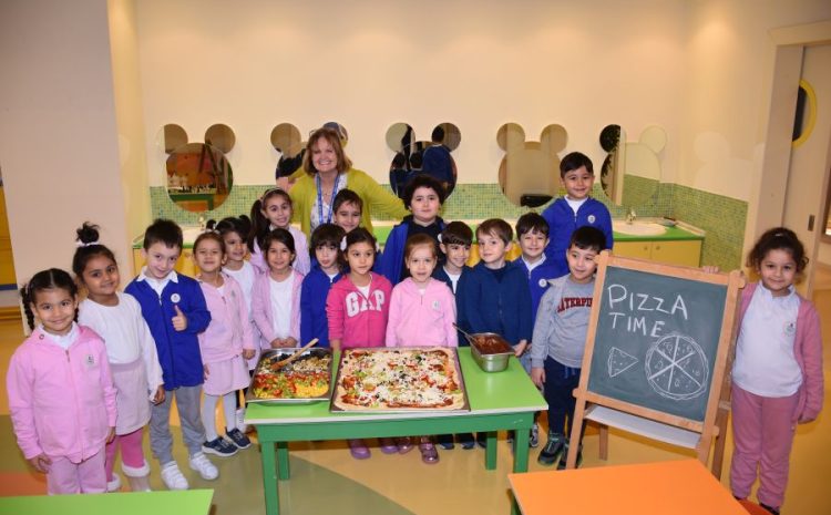  Okul Öncesi Öğrencileri, İngilizce Etkinliğinde Pizza Yaptı